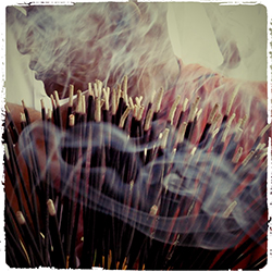 හඳුන්කූරු ලක්ෂයක පූජා